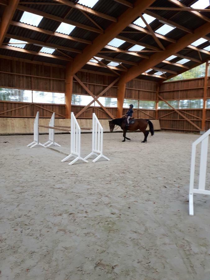 Gite Du Haras De Vales Moult Exterior photo